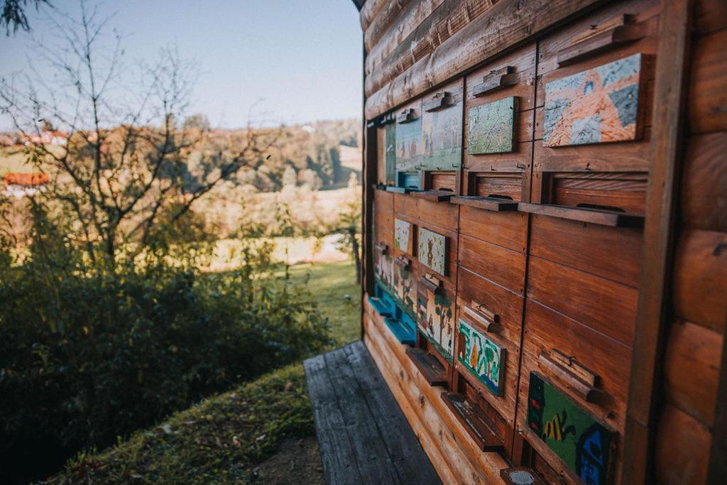 Apartamento Sleeping With Bees - Tourist Farm Muha Grosuplje Exterior foto