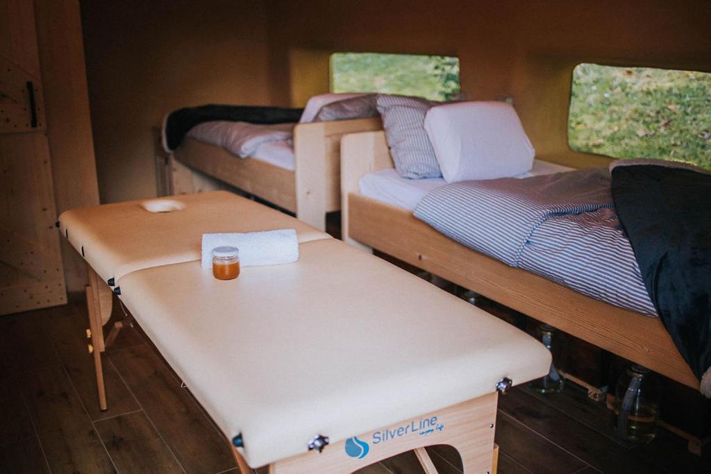 Apartamento Sleeping With Bees - Tourist Farm Muha Grosuplje Exterior foto