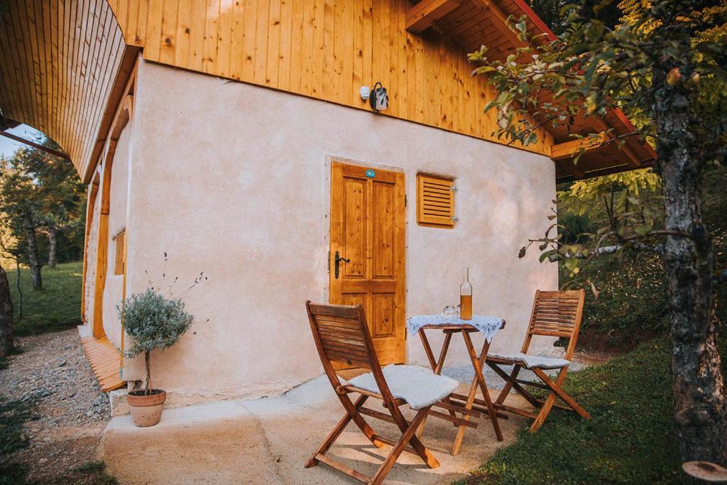 Apartamento Sleeping With Bees - Tourist Farm Muha Grosuplje Exterior foto