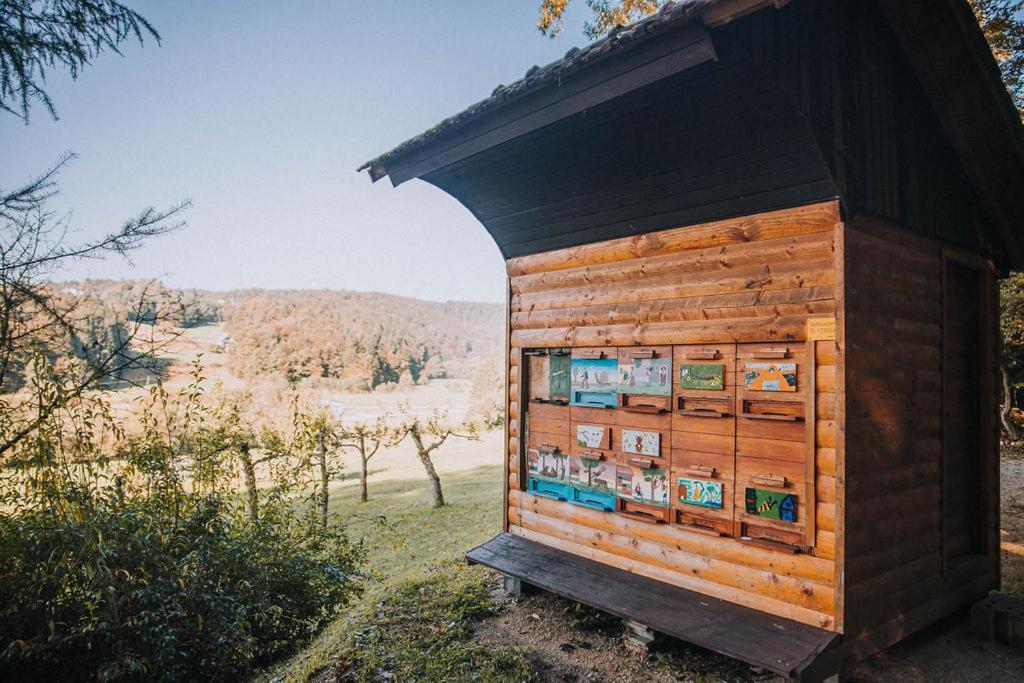 Apartamento Sleeping With Bees - Tourist Farm Muha Grosuplje Exterior foto